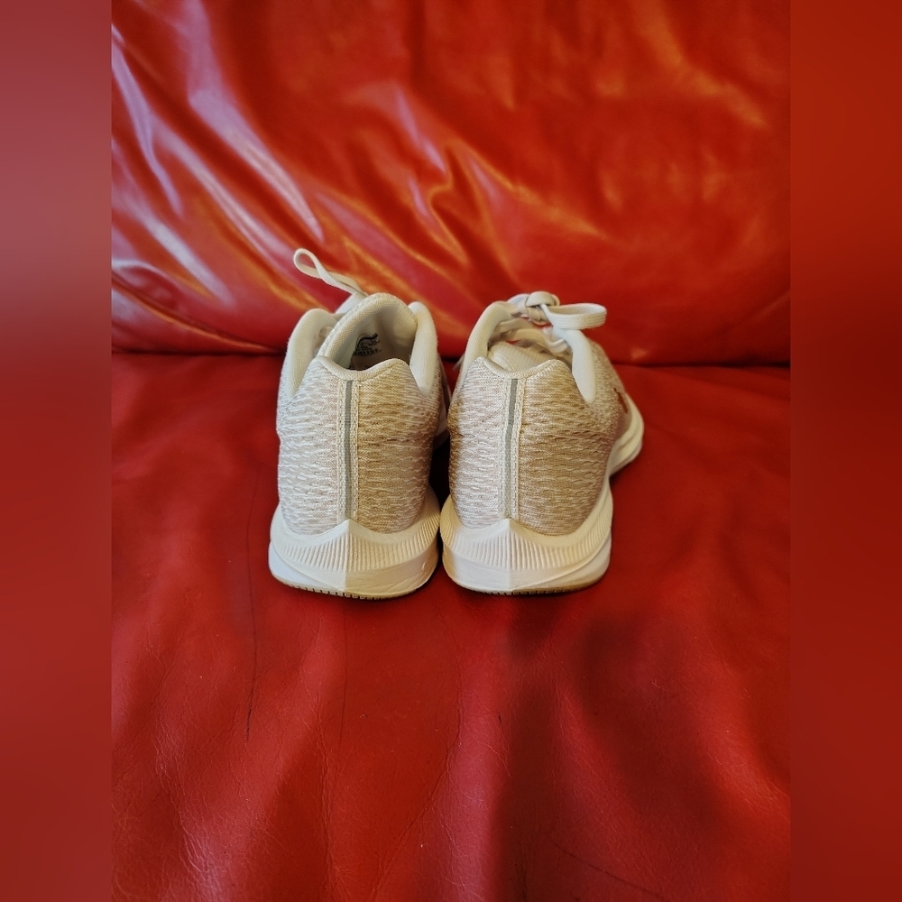 Nike Cream Sneakers with Yellow Highlights - Picture 4 of 6